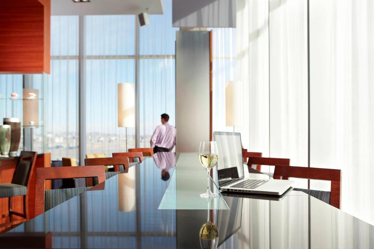 Marriott Montreal Airport In-Terminal Hotel Dorval Eksteriør bilde