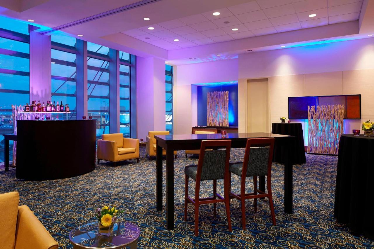 Marriott Montreal Airport In-Terminal Hotel Dorval Eksteriør bilde