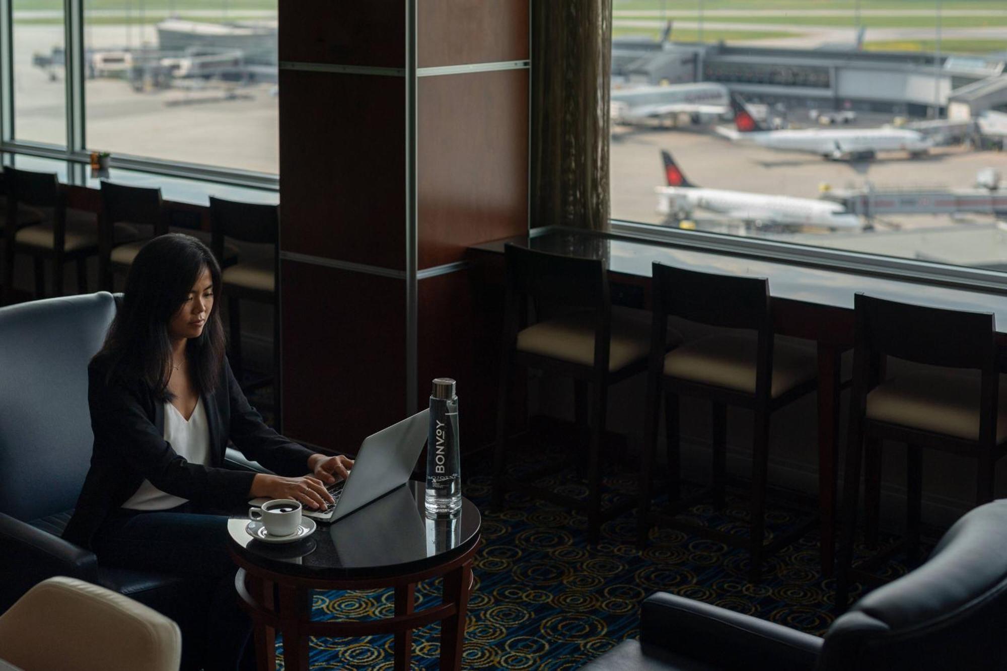 Marriott Montreal Airport In-Terminal Hotel Dorval Eksteriør bilde