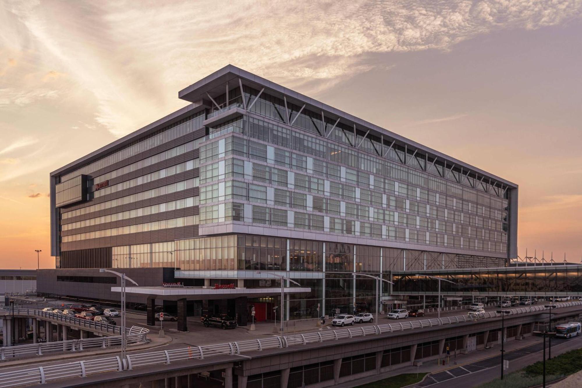 Marriott Montreal Airport In-Terminal Hotel Dorval Eksteriør bilde